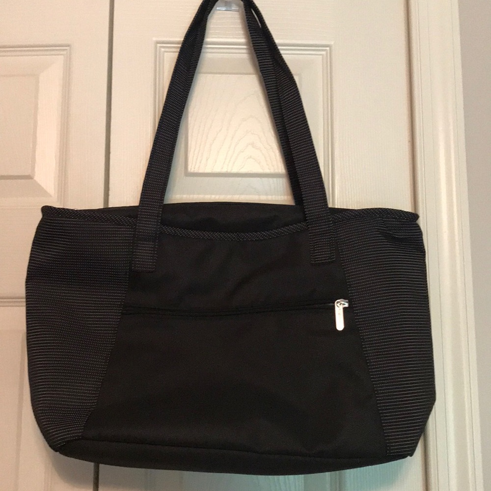 Tote *FREE with $20 purchase from my closet